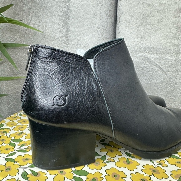 BORN Women’s Kenzy Black Leather Booties Sz 8M - Picture 3 of 12
